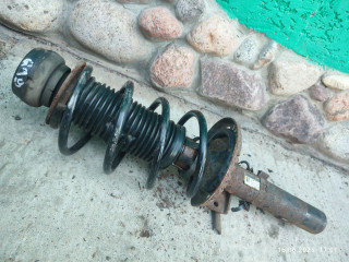 стойка передняя правая Skoda Fabia 2 поколение [рестайлинг] 2011, 1.2 л., CGPA, бензин, 5МКПП, хетчбэк 5 дв.