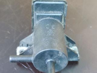 клапан вакуумного управления Renault Duster 1 поколение HSA 2013, 1.5 л., K9K 896, дизель, 6МКПП, белый, внедорожник 5 дв.