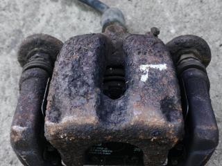 суппорт задний левый BMW 3 серия E90/E91/E92/E93 E90 2007, 2.0 л., N46B20BX, бензин, 6МКПП, sparkling graphite, седан, 34216776377