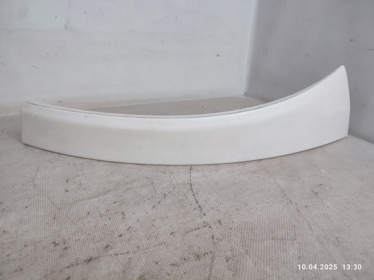 Накладка (ресничка) фары левая Citroen Jumper 2 поколение 2007, 2.2 л., 4HU (P22DTE), дизель, 6МКПП, микроавтобус, 1306529070, 7810R1, 7810X0 - фото №1