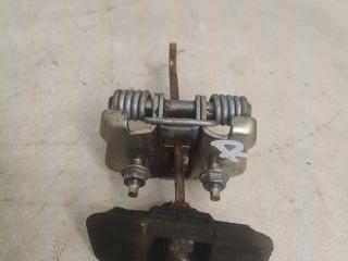 ограничитель открывания двери Renault Duster 1 поколение HSA 2013, 1.5 л., K9K 896, дизель, 6МКПП, белый, внедорожник 5 дв., 804305879R