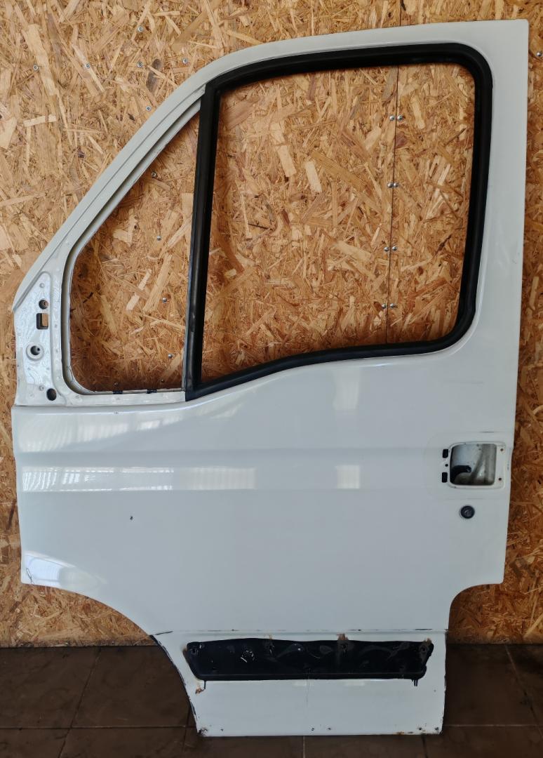дверь передняя левая IVECO Daily 3 поколение 2001, 2.8 л., дизель, МКПП, микроавтобус - фото №1