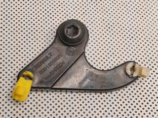 замок багажника Renault Duster 1 поколение HSA 2013, 1.5 л., K9K 896, дизель, 6МКПП, белый, внедорожник 5 дв., 905120002R