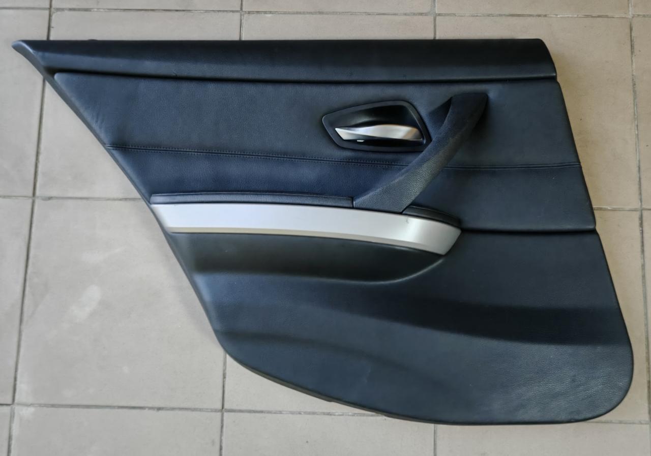 обшивка двери задняя левая BMW 3 серия E90/E91/E92/E93 E90 2007, 2.0 л., N46B20BX, бензин, 6МКПП, sparkling graphite, седан, 51427217579 - фото №1