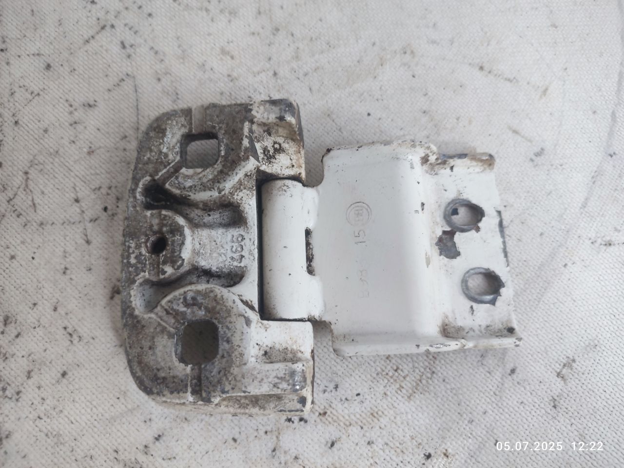 петля двери Citroen Jumper 2 поколение 2007, 2.2 л., 4HU (P22DTE), дизель, 6МКПП, микроавтобус, 8717A7, 1610799580 - фото №1