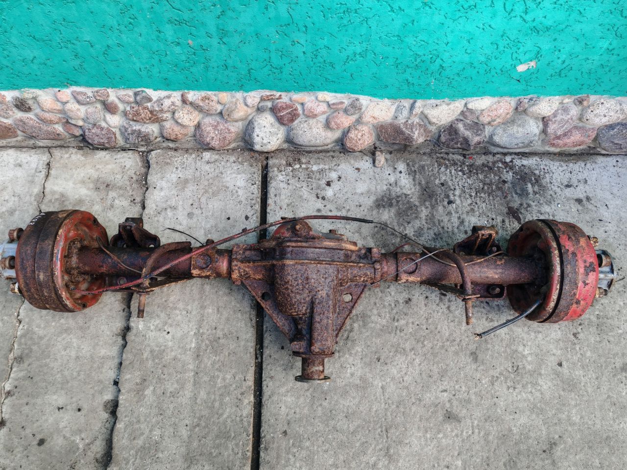 мост задний IVECO Daily 2 поколение 35-8 1995, 2.5 л., 8140.07.3713, дизель, микроавтобус, задний привод - фото №1