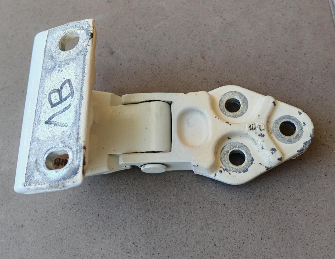 петля двери IVECO Daily 3 поколение 2001, 2.8 л., дизель, МКПП, микроавтобус, 97169415, 504131917 - фото №1