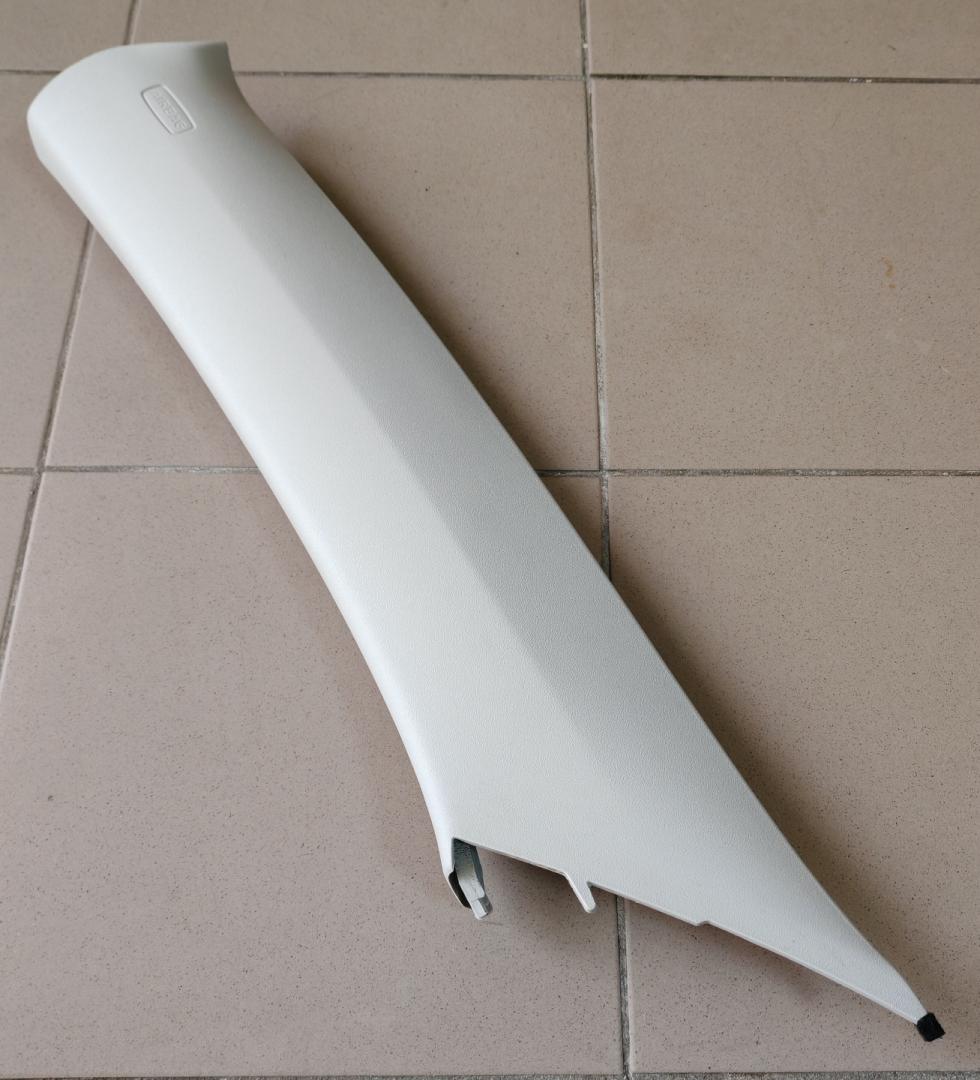 обшивка стойки Volkswagen Tiguan 1 поколение 2009, 2.0 л., CBAB, дизель, МКПП, 5N0867233B - фото №1