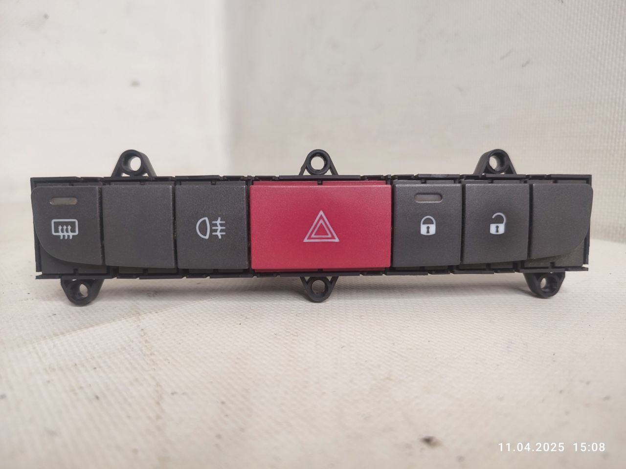 кнопка аварийной сигнализации Citroen Jumper 2 поколение 2007, 2.2 л., 4HU (P22DTE), дизель, 6МКПП, микроавтобус, 6554TR - фото №1