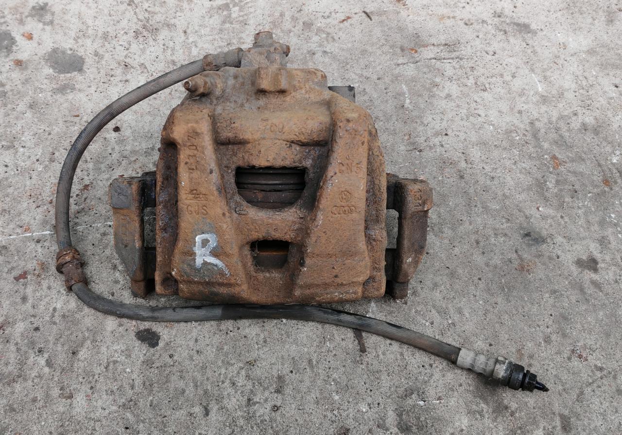 суппорт передний правый Volkswagen Tiguan 1 поколение 2009, 2.0 л., CBAB, дизель, МКПП, 5N0615124 - фото №1