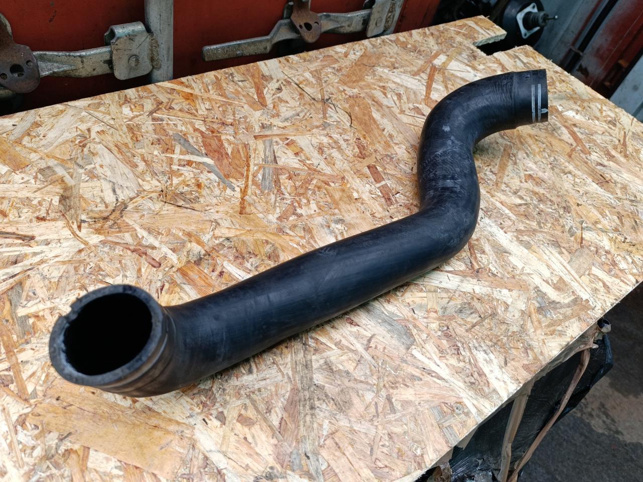 патрубок интеркулера IVECO Daily 4 поколение 40C12 2008, 2.3 л., F1AE0481GA, дизель, 5МКПП, микроавтобус, задний привод, 504275574 - фото №1