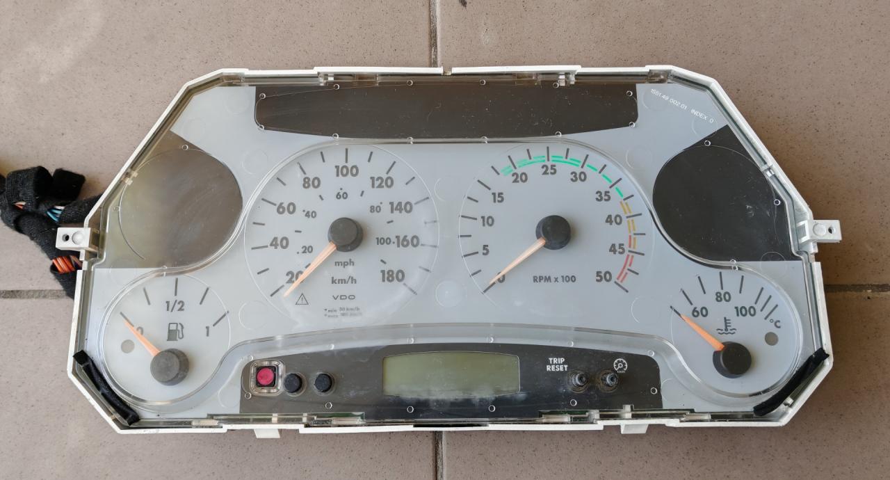 щиток приборов (приборная панель) IVECO Daily 3 поколение 2001, 2.8 л., дизель, МКПП, микроавтобус, 504008189 - фото №1