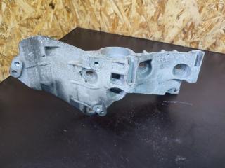 кронштейн компрессора кондиционера Renault Duster 1 поколение HSA 2013, 1.5 л., K9K 896, дизель, 6МКПП, белый, внедорожник 5 дв., 8200695957