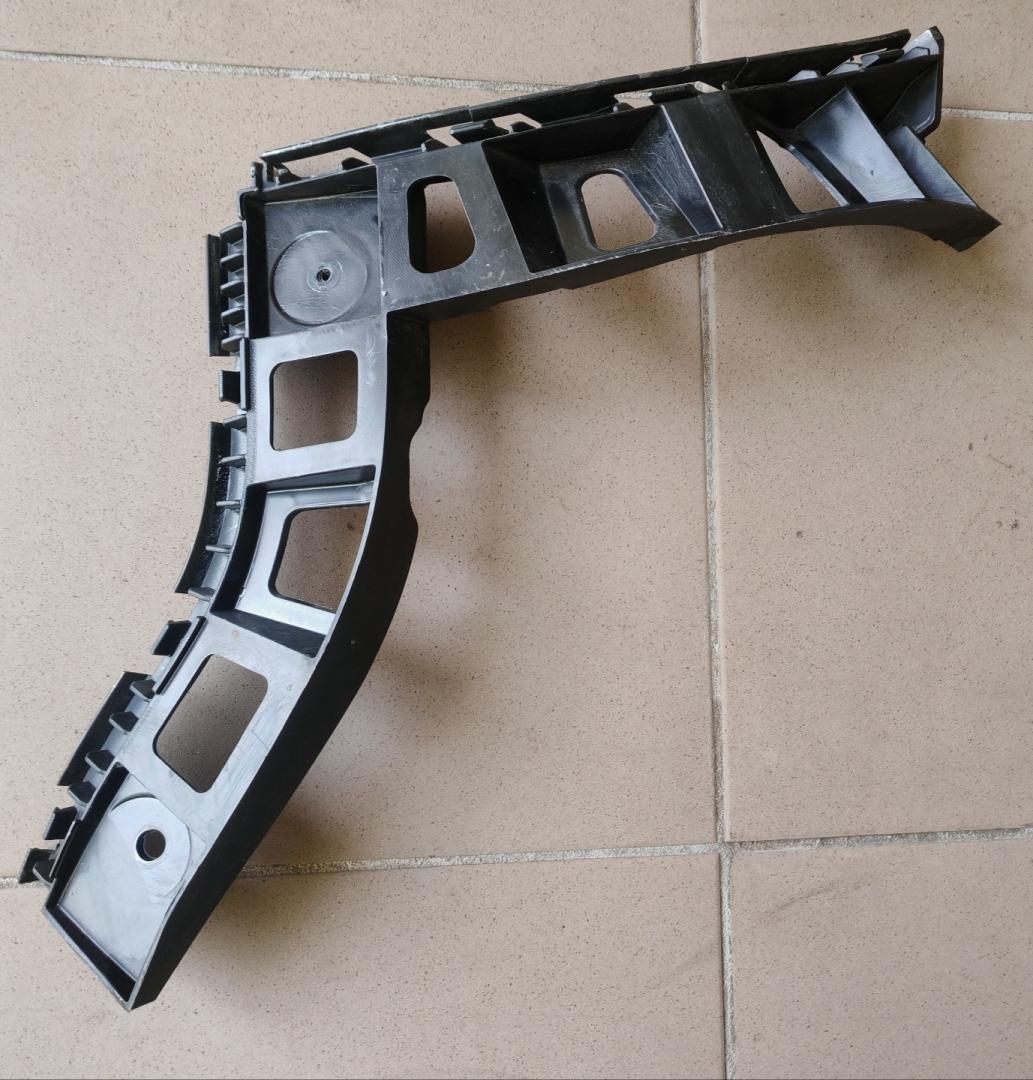 Крепление бампера заднего Volkswagen Tiguan 1 поколение 2009, 2.0 л., CBAB, дизель, МКПП, 5N0807393A - фото №1