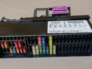 блок предохранителей Volkswagen Tiguan 1 поколение 2009, 2.0 л., CBAB, дизель, МКПП, 000937615B