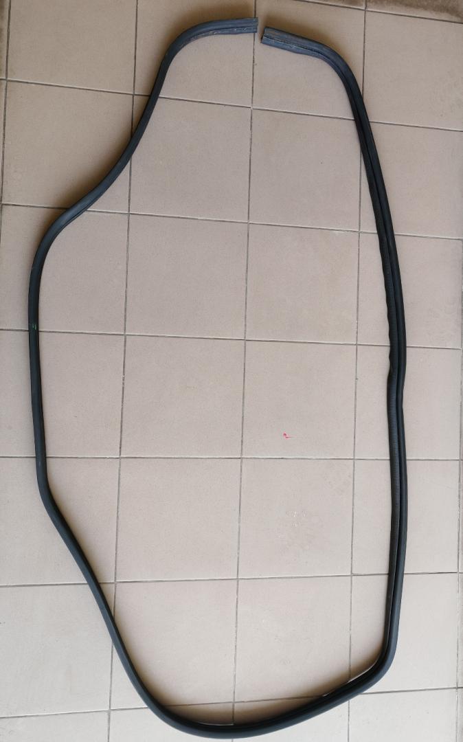 уплотнитель двери IVECO Daily 6 поколение 35c12 2017, 2.3 л., F1AFL411B, дизель, АКПП, грузовик - фото №1