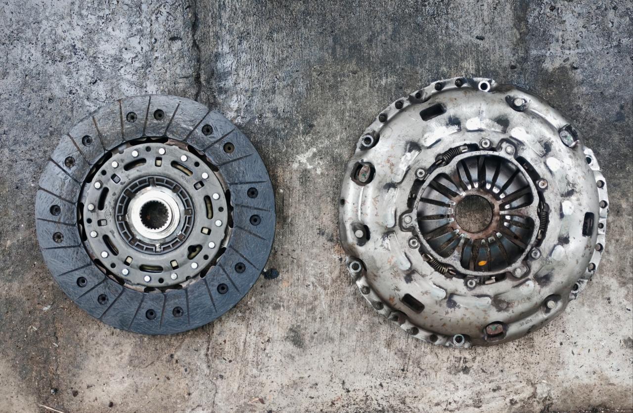 комплект сцепления Volkswagen Tiguan 1 поколение 2009, 2.0 л., CBAB, дизель, МКПП, 03L141031G, 03L141025E, 03L141015J - фото №1