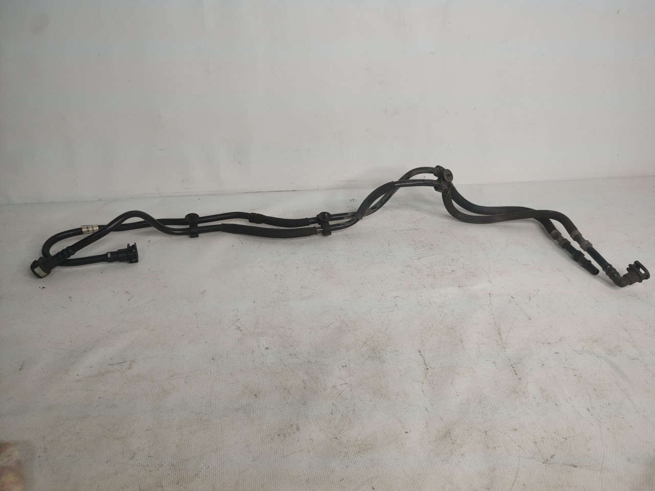 трубка топливная Ford Transit 8 поколение L3H2 2017, 2.0 л., YMF6, дизель, 6МКПП, фургон, GK219J338B, 2353381 - фото №1