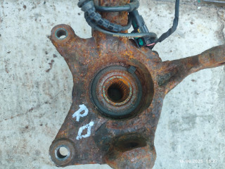 кулак поворотный правый Renault Duster 1 поколение HSM 2014, 1.6 л., K4M 696, бензин, 5МКПП, внедорожник 5 дв., 8200881829