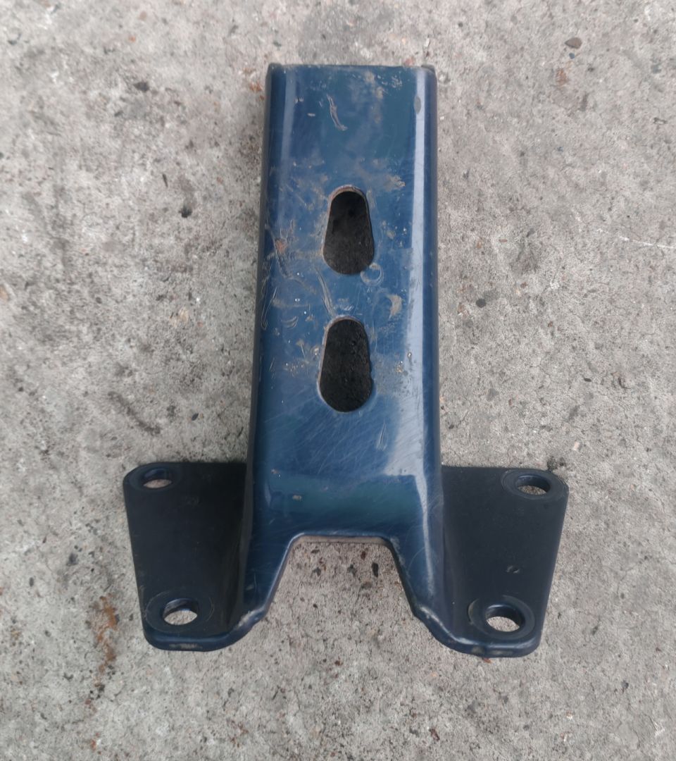 кронштейн двигателя IVECO Daily 6 поколение 35c12 2017, 2.3 л., F1AFL411B, дизель, АКПП, грузовик, 5801568665 - фото №1