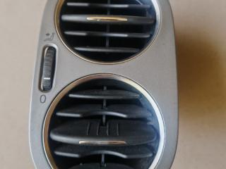 дефлектор обдува салона Volkswagen Tiguan 1 поколение 2009, 2.0 л., CBAB, дизель, МКПП, 5M0819759, 5M0819710, 5N0819704A