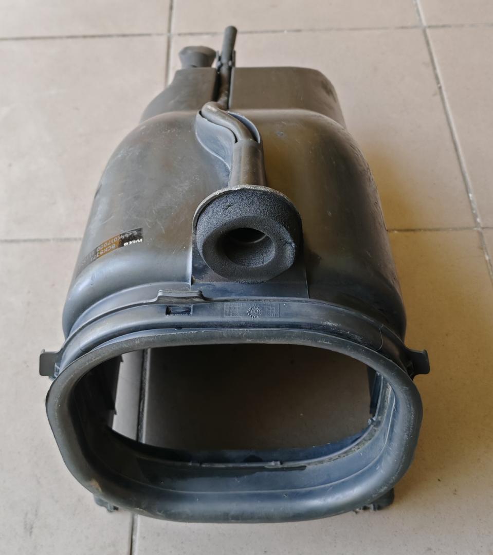 воздухозаборник IVECO Daily 5 поколение 35S11 2013, 2.3 л., дизель, фургон, 3802818, 3802816 - фото №1