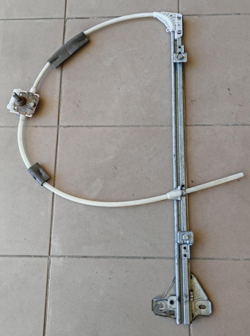 стеклоподъемник передний правый IVECO Daily 3 поколение 2001, 2.8 л., дизель, МКПП, микроавтобус, 500314250, 504205271 - фото №1