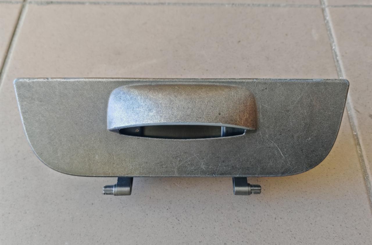 пепельница IVECO Daily 5 поколение 35S11 2013, 2.3 л., дизель, фургон, 5801468215 - фото №1