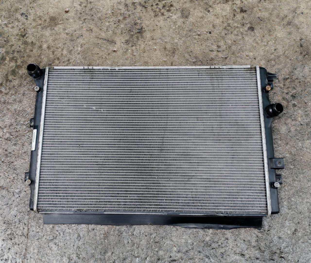 радиатор (основной) Volkswagen Tiguan 1 поколение 2009, 2.0 л., CBAB, дизель, МКПП, 5N0121253M, 5N0121253L - фото №1