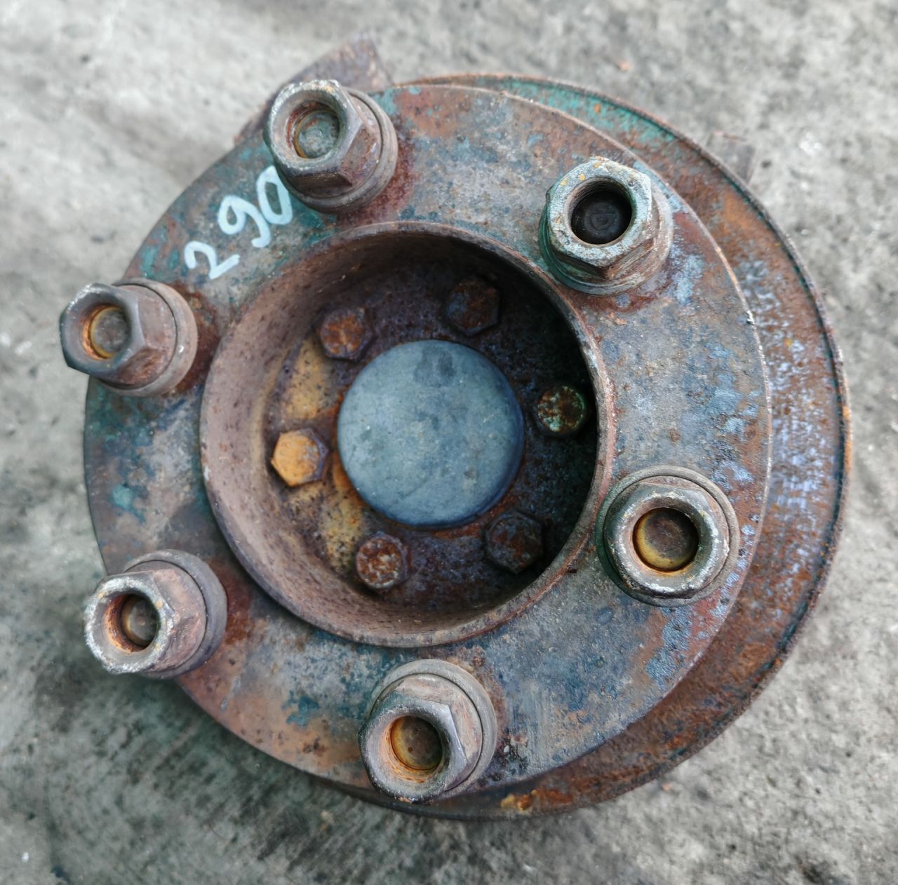 кулак поворотный левый IVECO Daily 3 поколение 35c12 2005, 2.3 л., F1AE0481B, дизель, 5МКПП, микроавтобус, 500338593 - фото №1