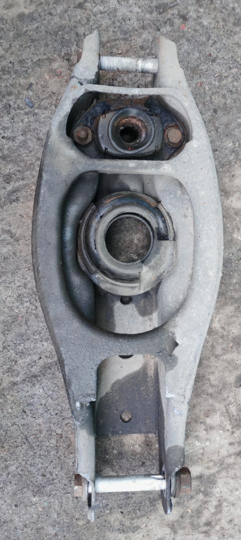 рычаг задний BMW 3 серия E90/E91/E92/E93 E90 2007, 2.0 л., N46B20BX, бензин, 6МКПП, sparkling graphite, седан, 33326772899, 6772899 - фото №1