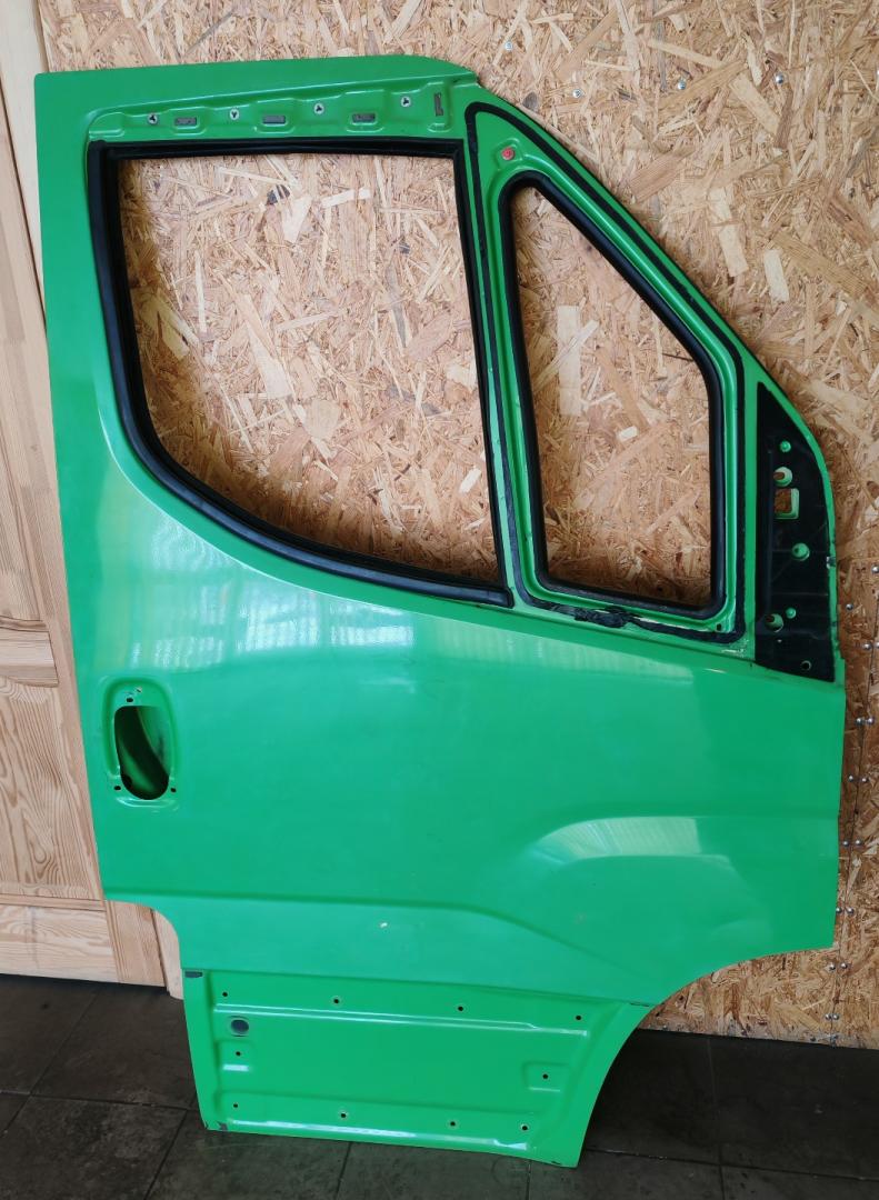 дверь передняя правая IVECO Daily 6 поколение 35c12 2017, 2.3 л., F1AFL411B, дизель, АКПП, грузовик, 5801519999 - фото №1