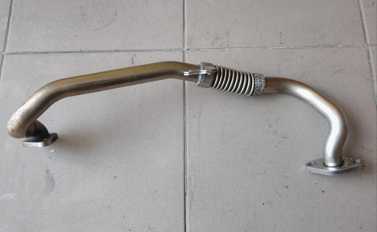 трубка системы рециркуляции EGR Volkswagen Tiguan 1 поколение 2009, 2.0 л., CBAB, дизель, МКПП, 03L131521AK - фото №1