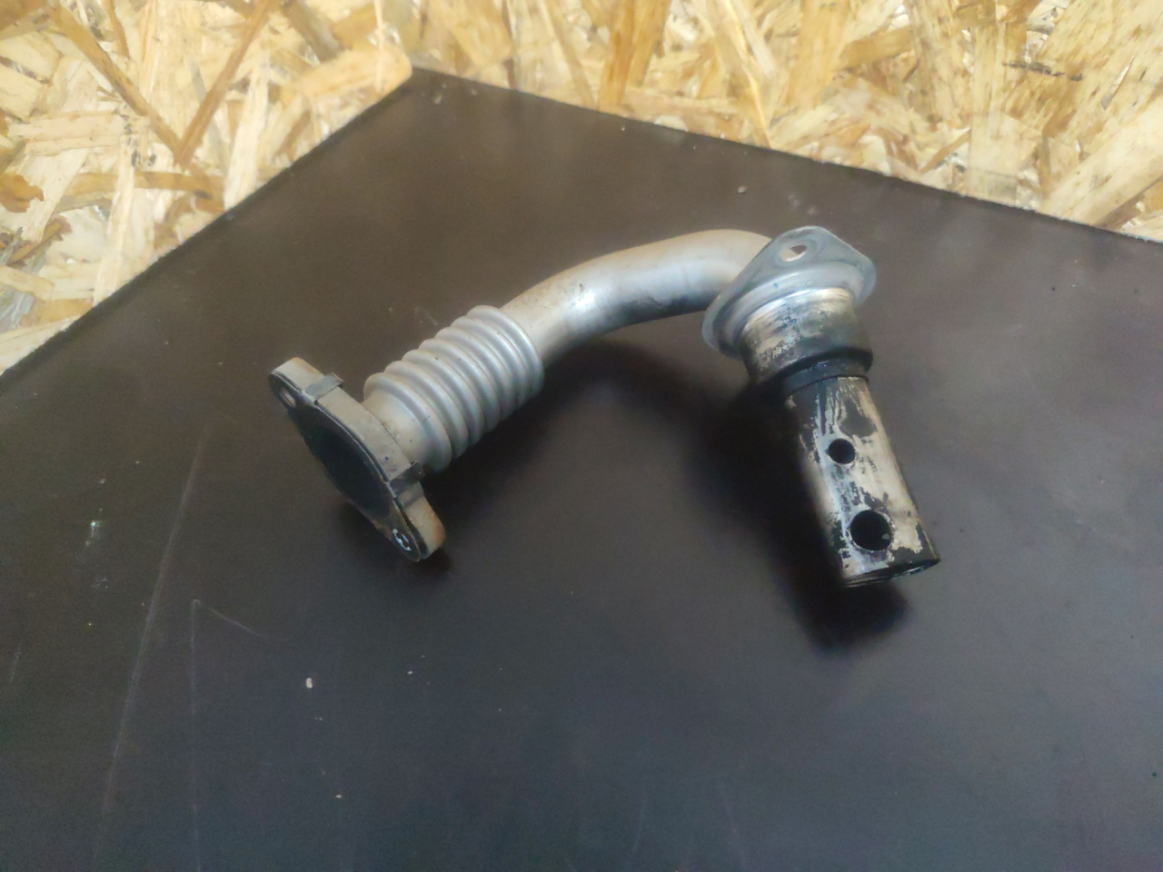 трубка системы рециркуляции EGR Ford Transit 8 поколение L3H2 2017, 2.0 л., YMF6, дизель, 6МКПП, фургон, 2318129 - фото №1