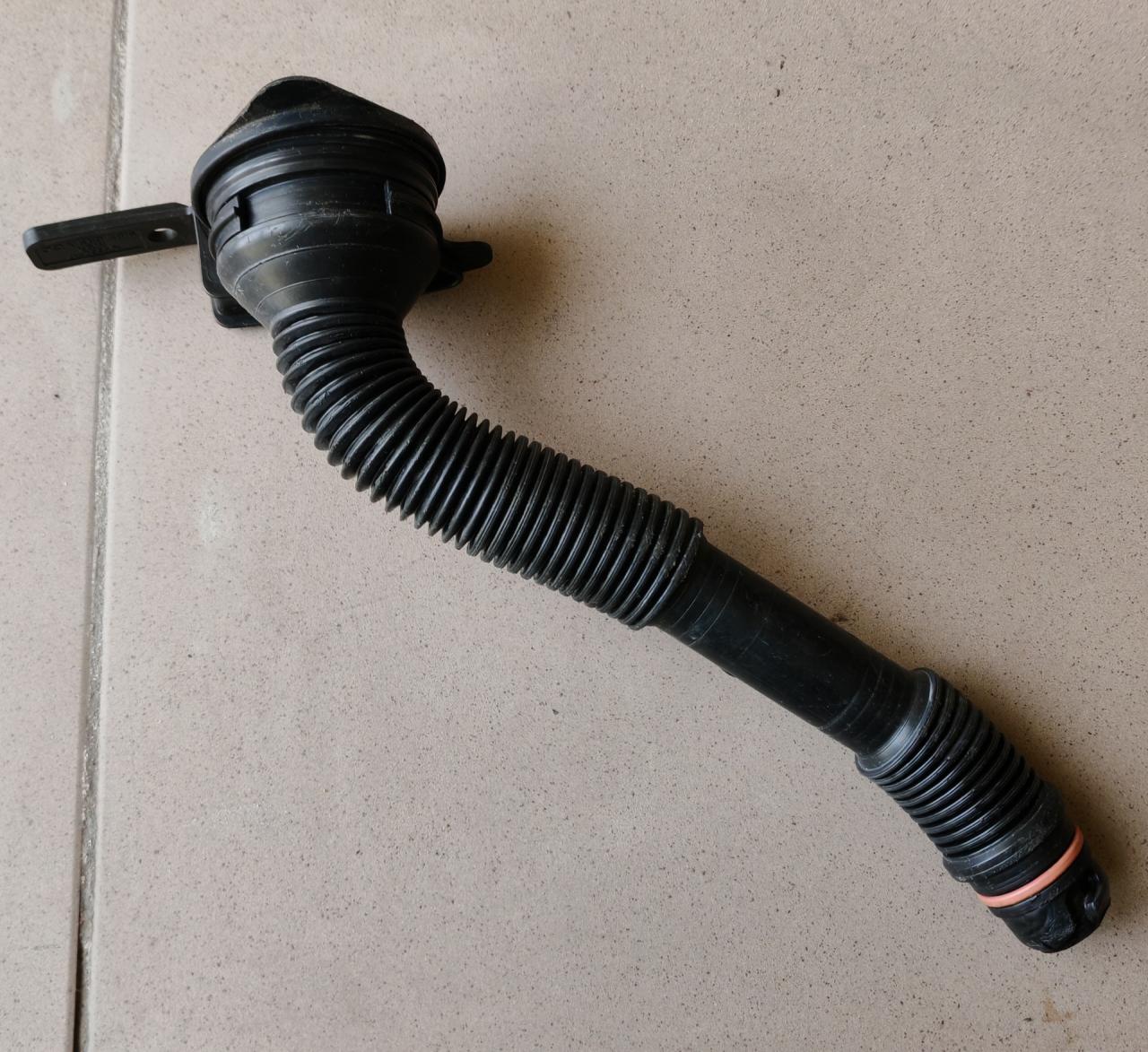 горловина бачка омывателя BMW X5 E70 2008, 7162586, 4419444 - фото №1