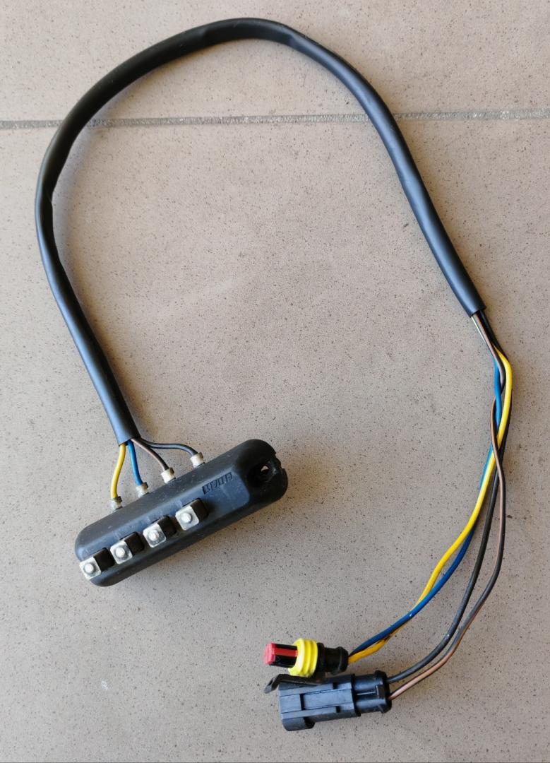 концевик дверной IVECO Daily 3 поколение 2001, 2.8 л., дизель, МКПП, микроавтобус, 500321584 - фото №1