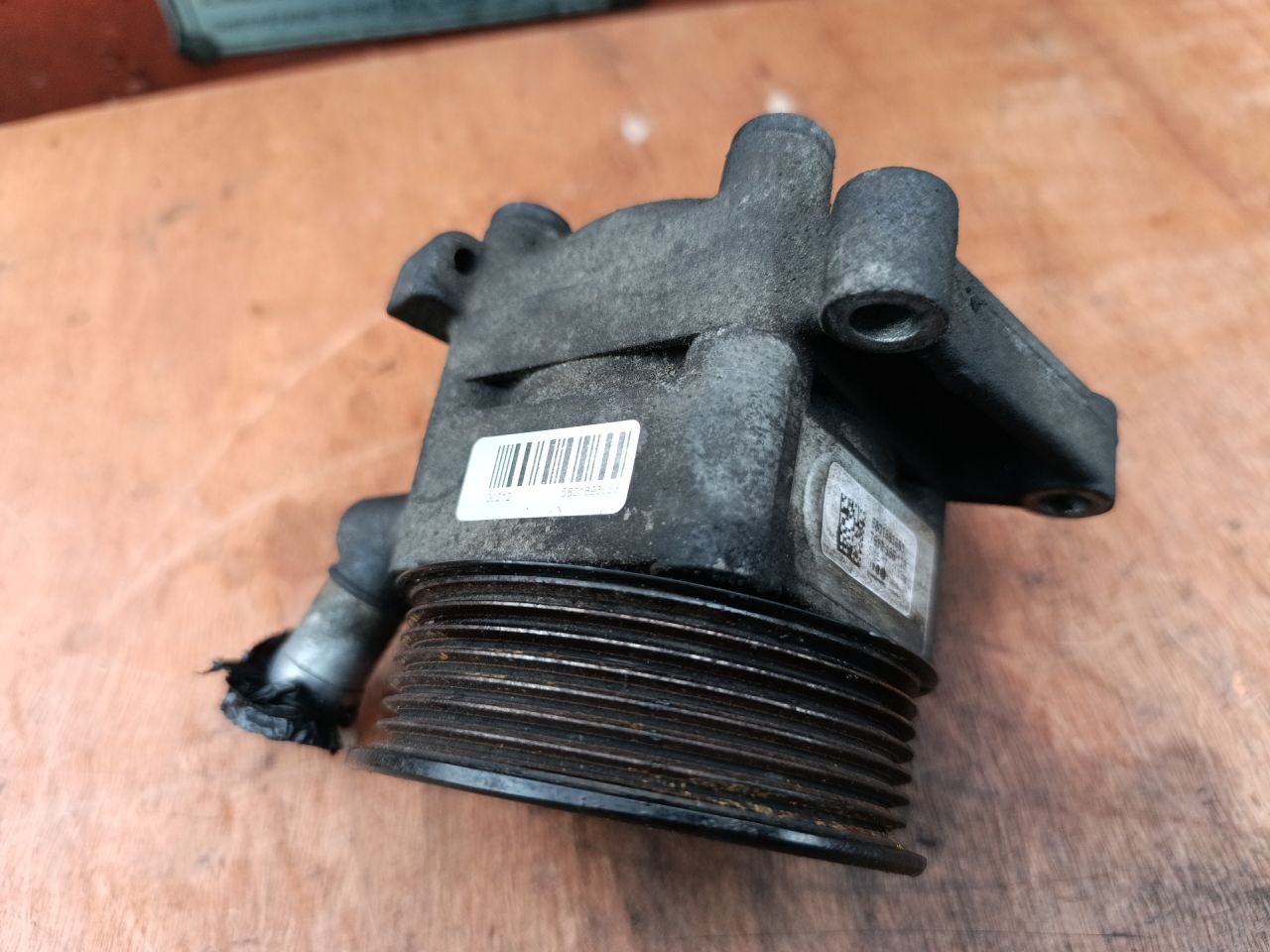 насос гидроусилителя руля IVECO Daily 6 поколение 35c12 2017, 2.3 л., F1AFL411B, дизель, АКПП, грузовик, 5801893653 - фото №1