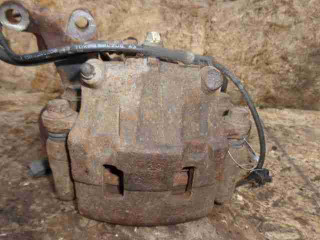 суппорт передний правый Mazda CX-7 1 поколение [рестайлинг] 2010, 2.3 л., бензин, АКПП, внедорожник 5 дв., полный привод