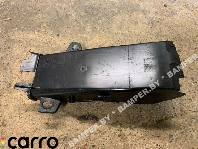 воздуховод тормозной правый BMW 7 серия F01/F02 2008, 4.4 л., бензин, АКПП, седан, 51747184156 - фото №1