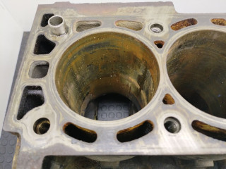 блок цилиндров Opel Astra G 2002, 1.8 л., Z 18 XE, бензин, МКПП, хетчбэк 5 дв.