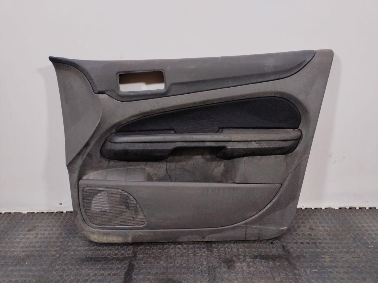 обшивка двери передняя правая Ford Focus 2 поколение 2006, хетчбэк 5 дв., 4M51A239C - фото №1