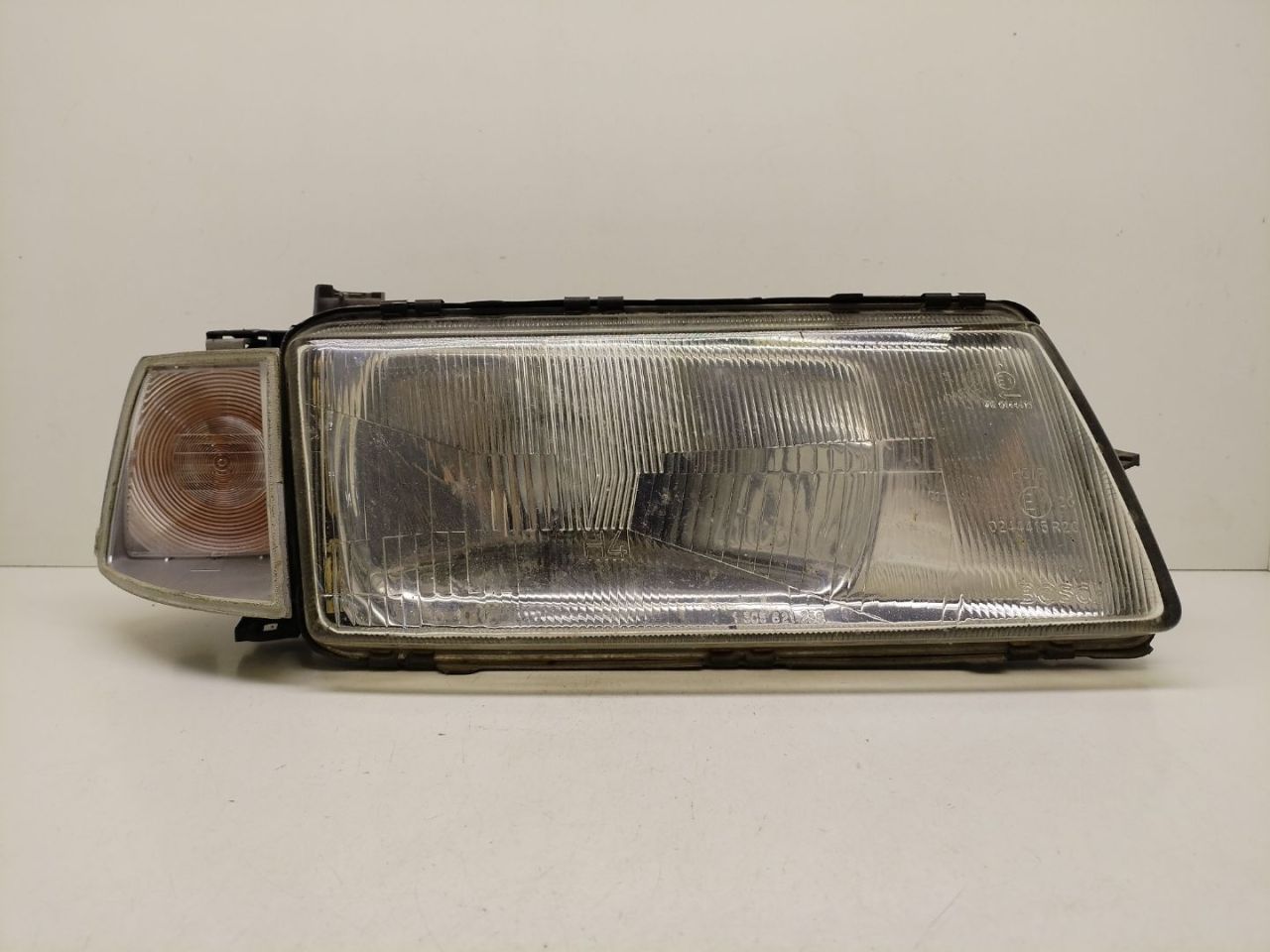 фара правая Opel Vectra A 1994, седан, 1305235135, 1305235137 - фото №1