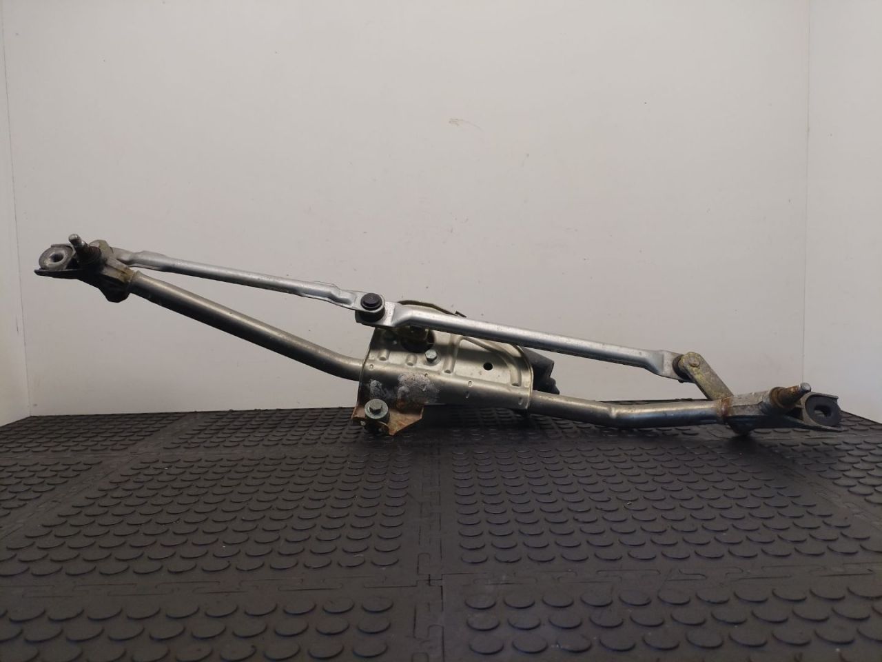 механизм стеклоочистителя (трапеция дворников) Volkswagen Passat B5 1999, седан, 0390241175, 0589912212 - фото №1