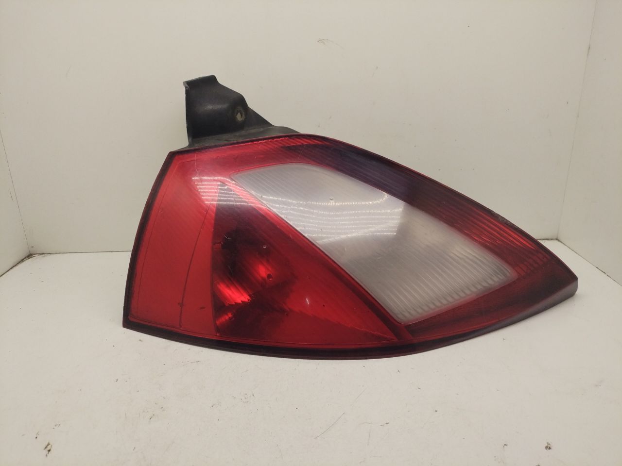 фонарь задний левый Renault Megane 2 поколение 2005, хетчбэк 5 дв., 8200073236 - фото №1
