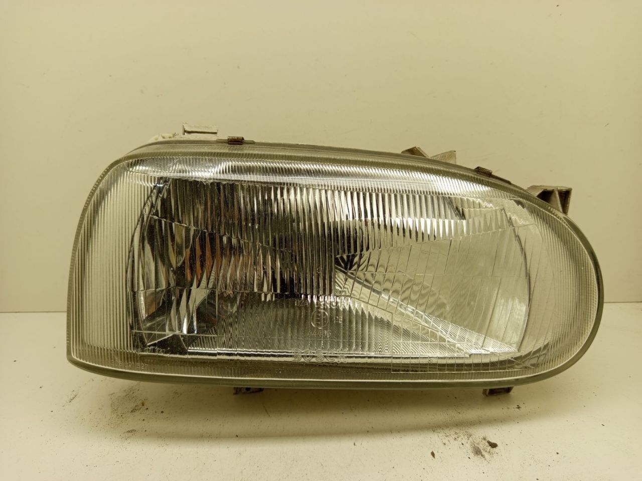 фара правая Volkswagen Golf 3 поколение 1996, хетчбэк 5 дв., 0301034114 - фото №1