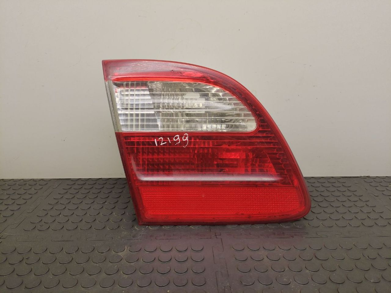 фонарь крышки багажника левый Mercedes-Benz E-Класс W211/S211 2003, универсал, A2118201364 - фото №1