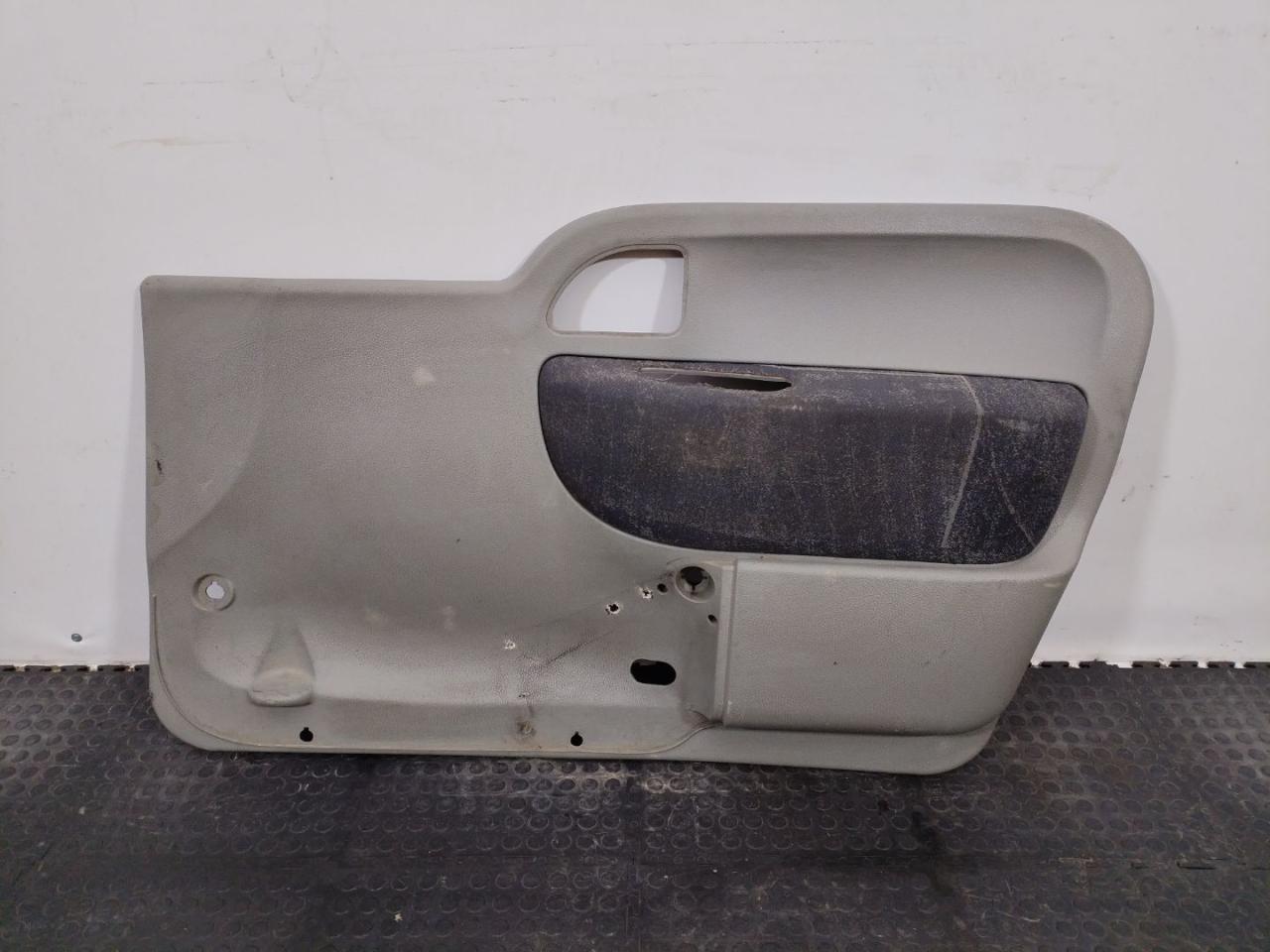 обшивка двери передняя правая Renault Kangoo 1 поколение 2003, минивэн, 8200242506, 8200357519 - фото №1