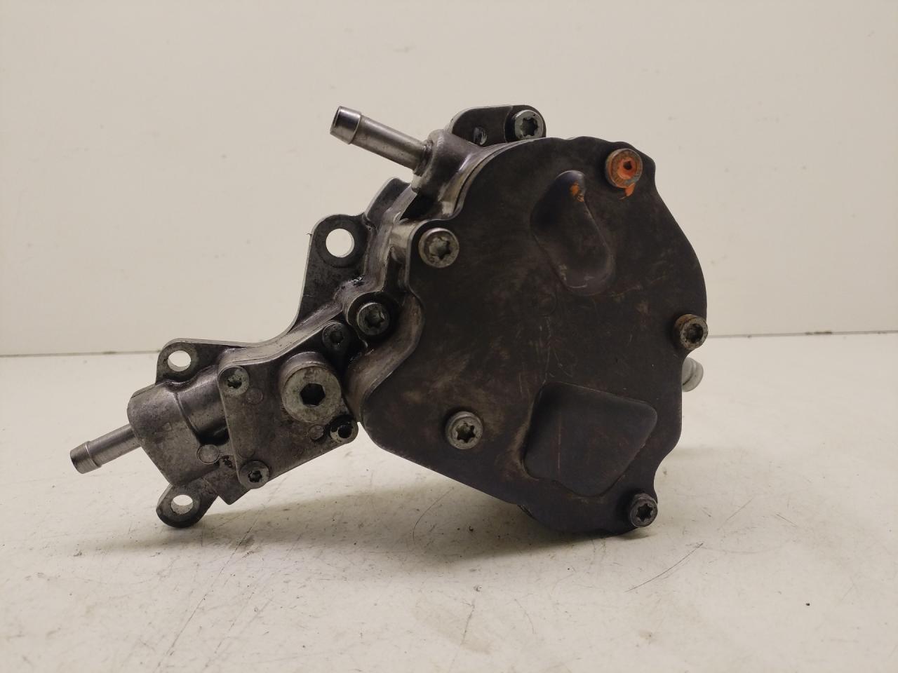 насос вакуумный Volkswagen Sharan 1 поколение (1995 - 2000), 1.9 л., дизель, 36-DRM20004, 050518F, 038145209 - фото №1