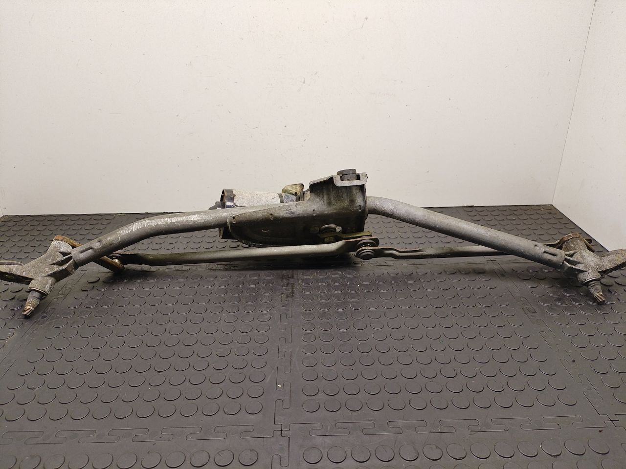 механизм стеклоочистителя (трапеция дворников) Volkswagen Passat B5 1999, седан, 0390241132, 8D1955325, 8D1955605B, 8D1955113B - фото №1