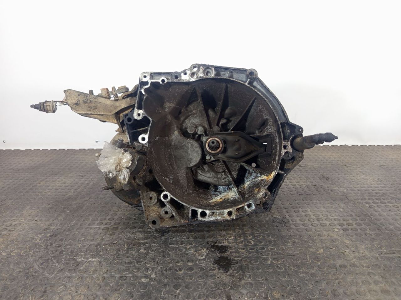 КПП механическая (МКПП) Peugeot 407 1 поколение 2006, 1.6 л., дизель, МКПП, седан, передний привод, 20DN65 - фото №1